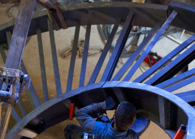 Fabrication d'escalier tournant en acier à l'atelier de MASFER