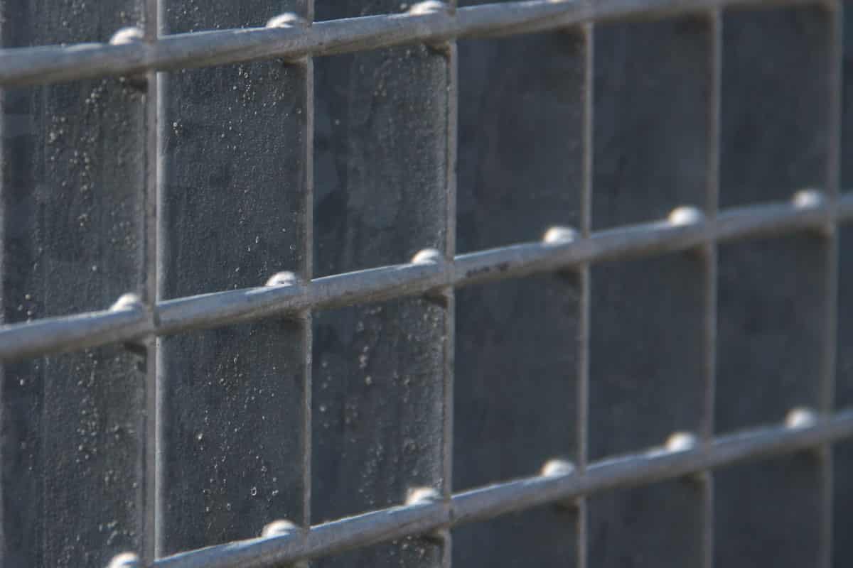 Détail de grille caillebotis