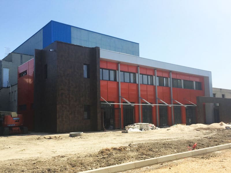 Construction avec des cloisons intermédiaires grande hauteur